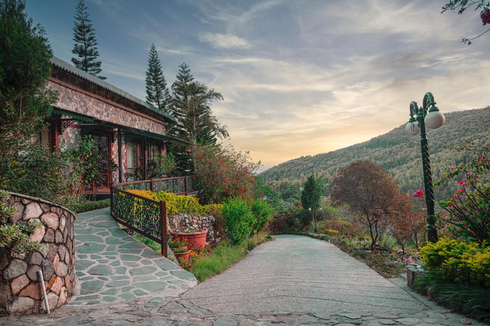 Tree Of Life Resort Dehradun Foothills Εξωτερικό φωτογραφία